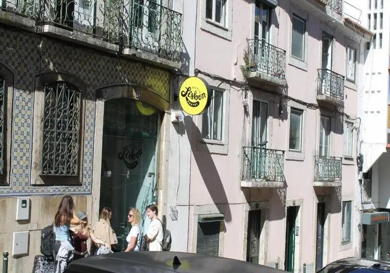 Back To Lisbon Hostel