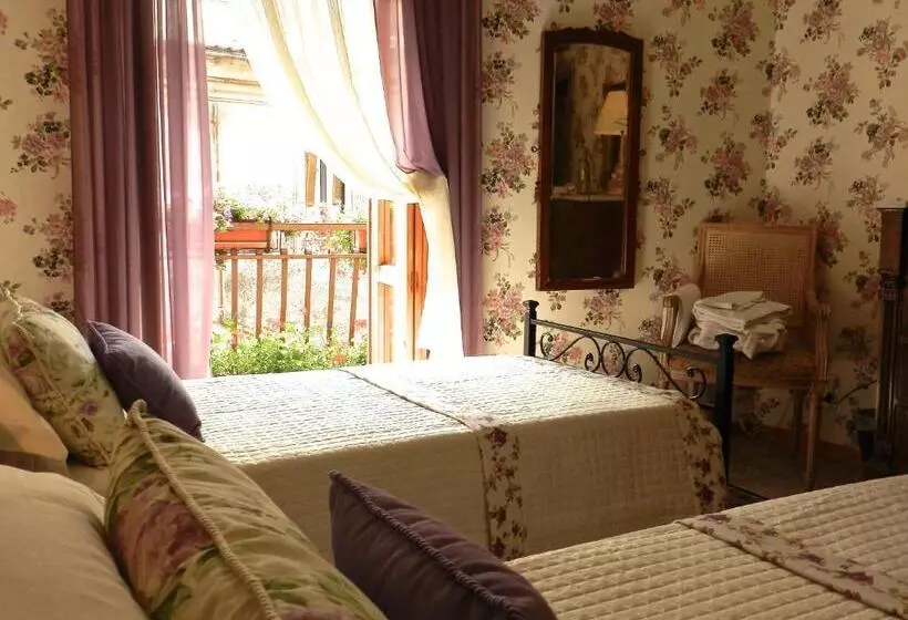 تختخواب و صبحانه La Scala Fiorita