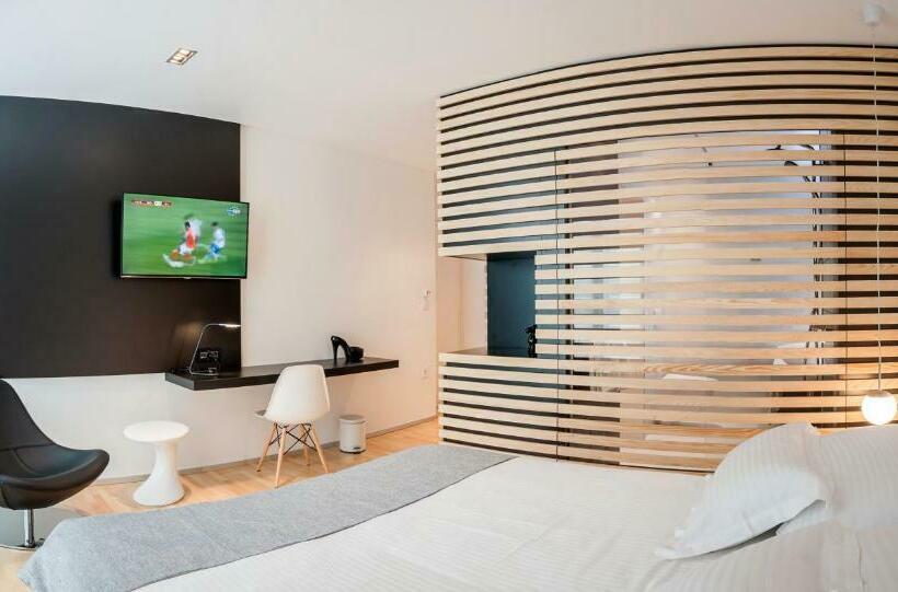 簡易ホテル Unique Rooms