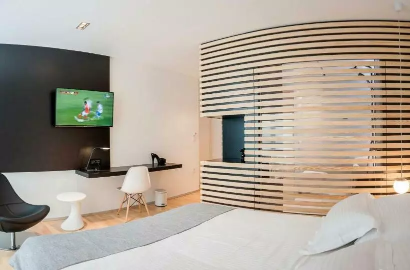 簡易ホテル Unique Rooms