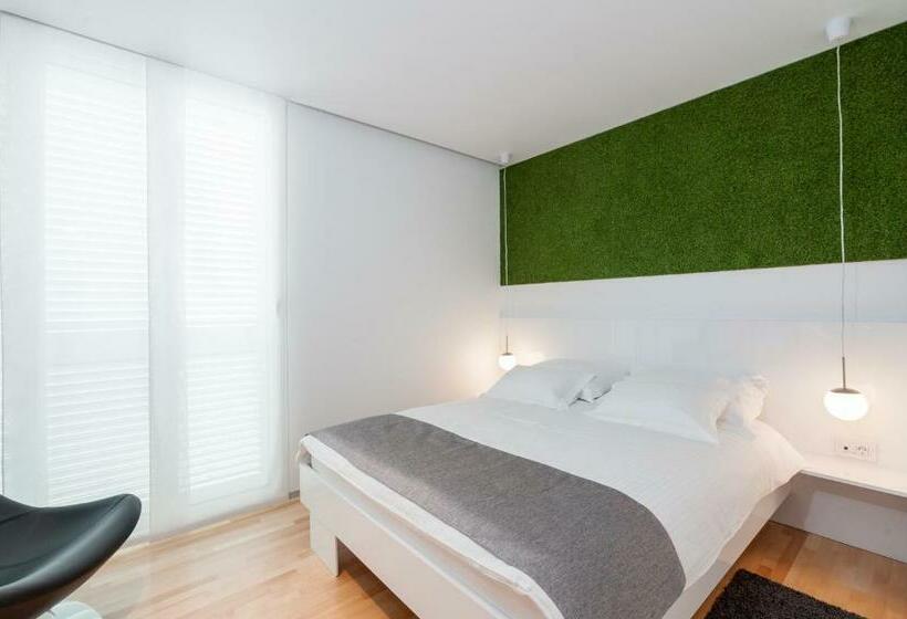 簡易ホテル Unique Rooms