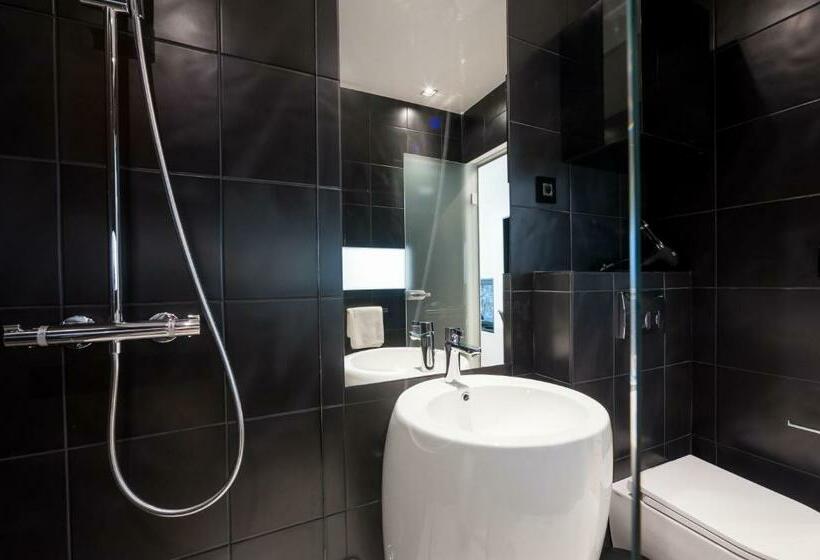 簡易ホテル Unique Rooms