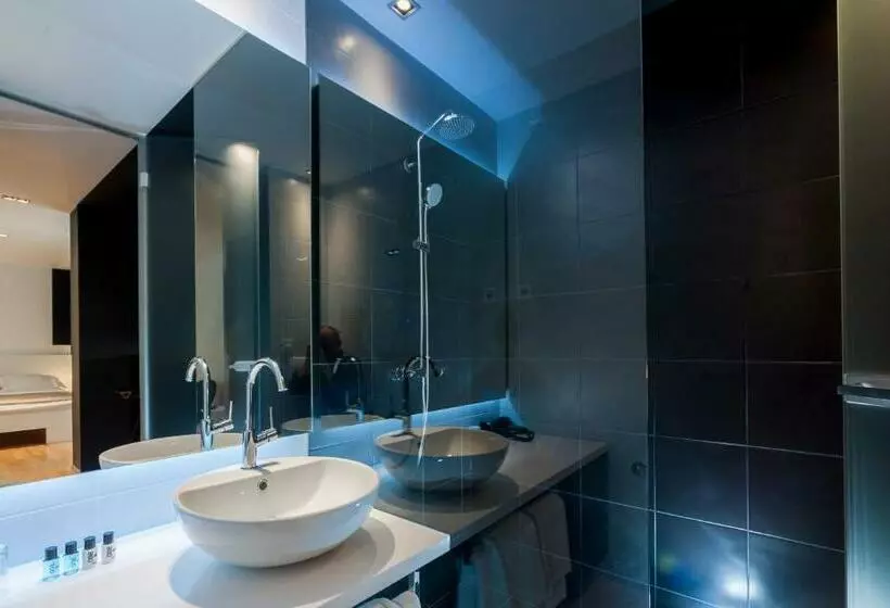 簡易ホテル Unique Rooms