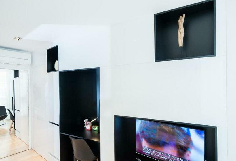 簡易ホテル Unique Rooms