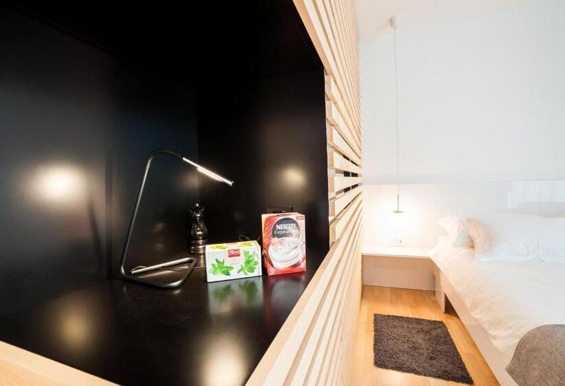 簡易ホテル Unique Rooms