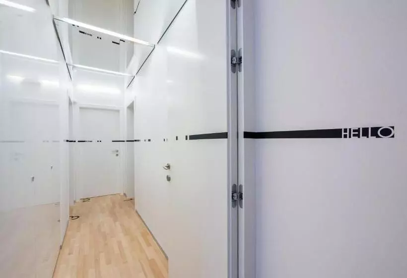 簡易ホテル Unique Rooms