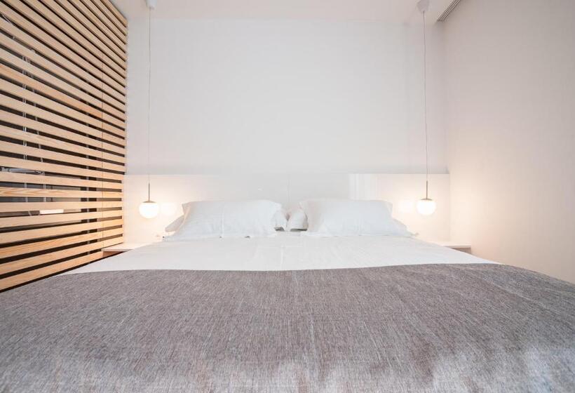 簡易ホテル Unique Rooms