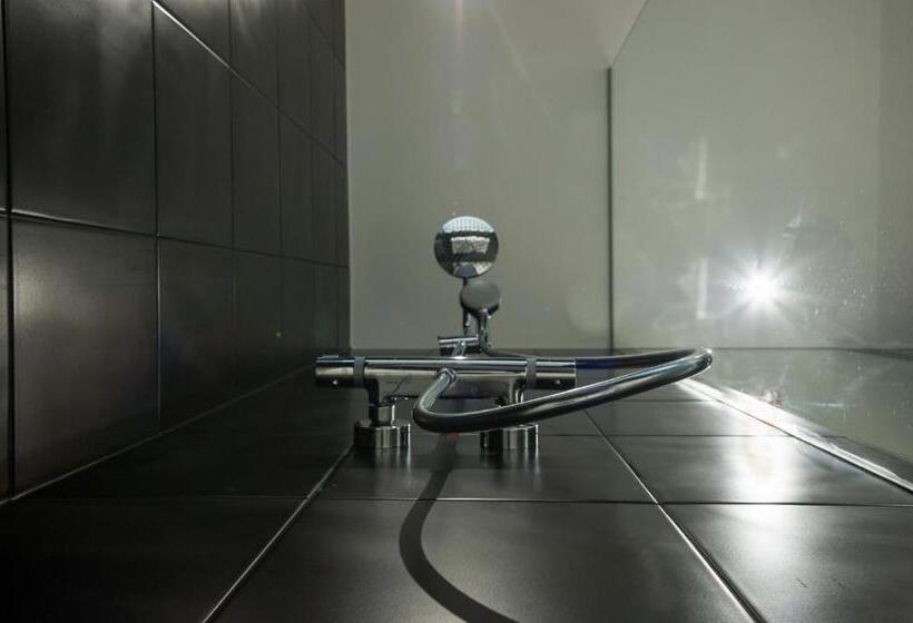 簡易ホテル Unique Rooms