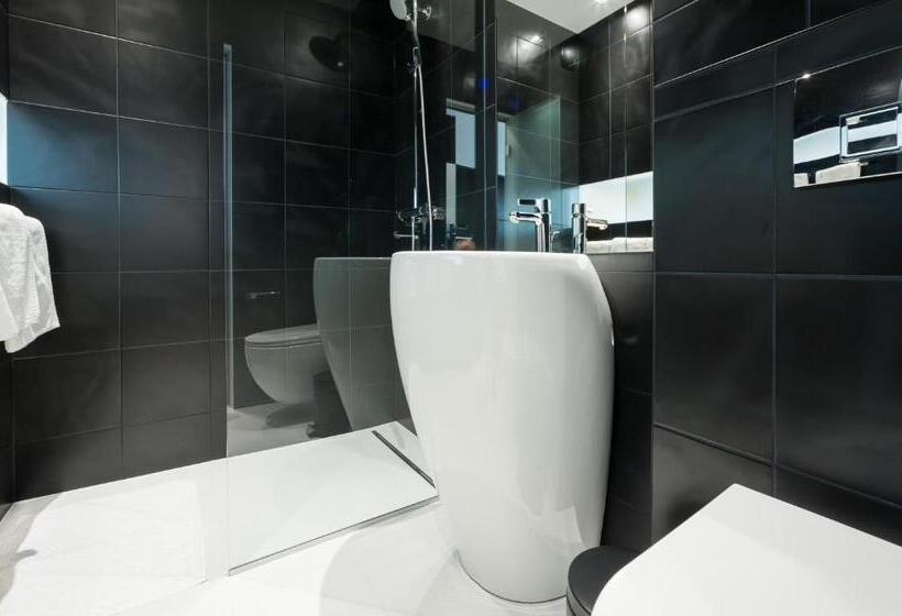 簡易ホテル Unique Rooms