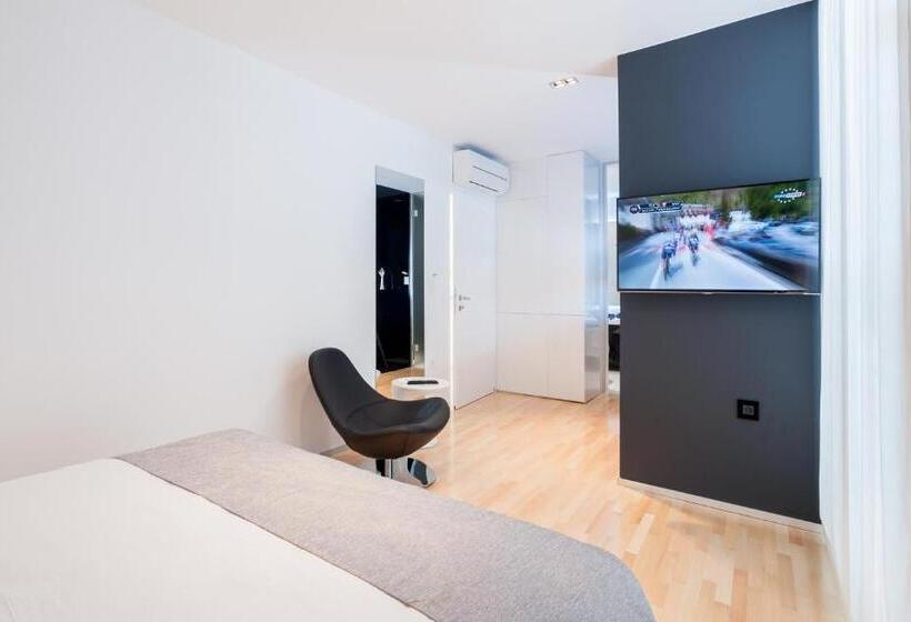 簡易ホテル Unique Rooms