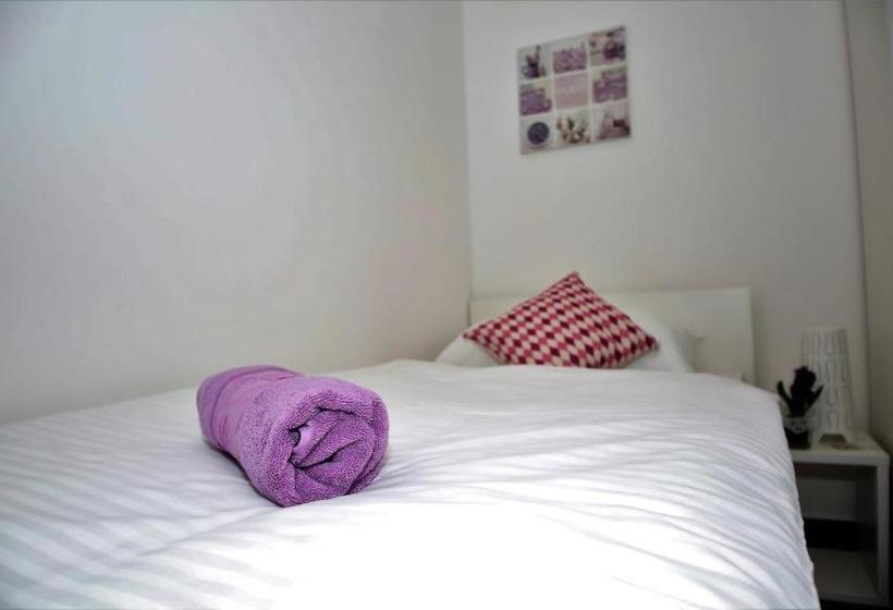 Hostel Street Osijek / Rooms