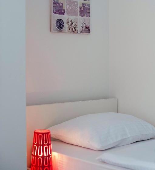 Hostel Street Osijek / Rooms