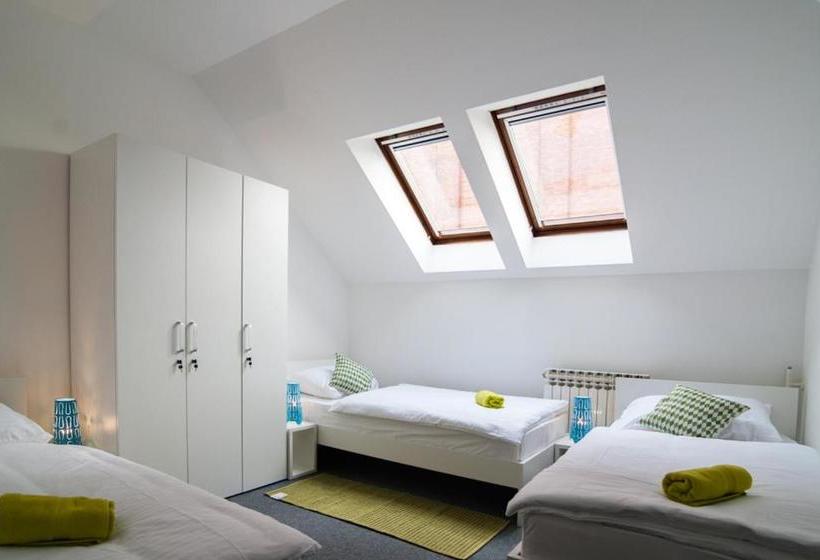 Hostel Street Osijek / Rooms