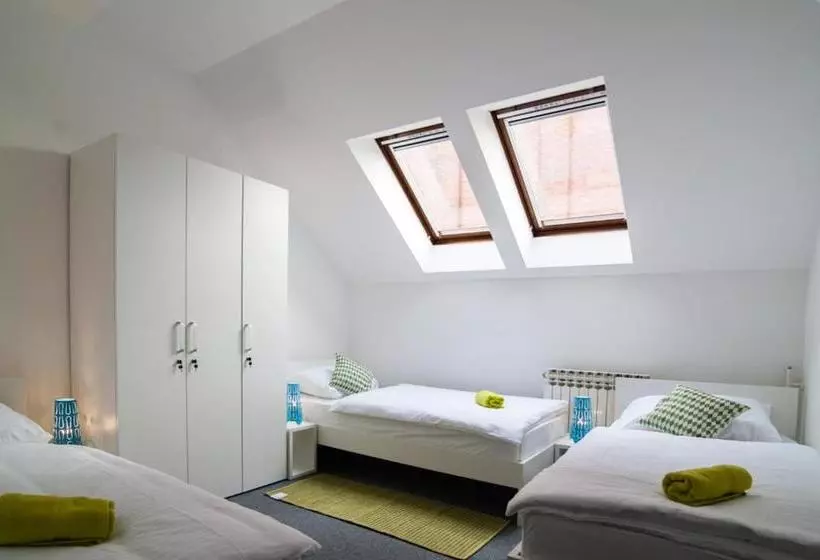 Hostel Street Osijek / Rooms