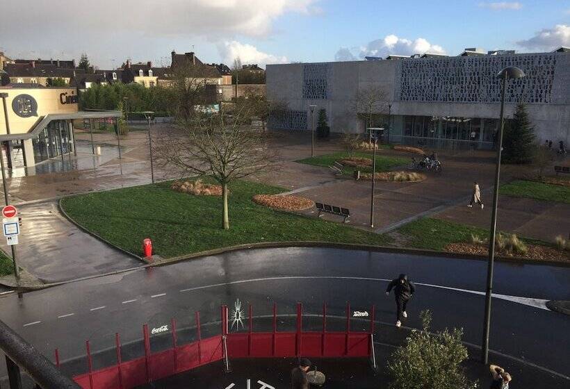 Отель De Bretagne