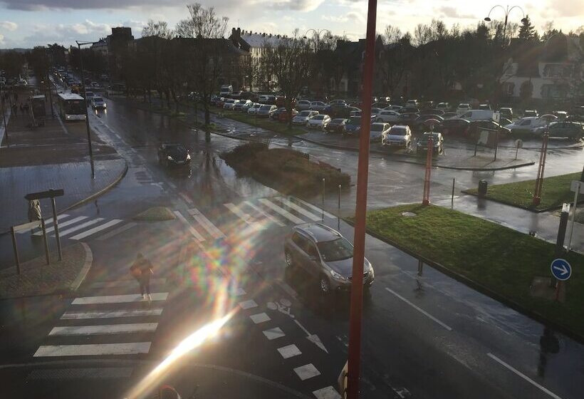 Отель De Bretagne