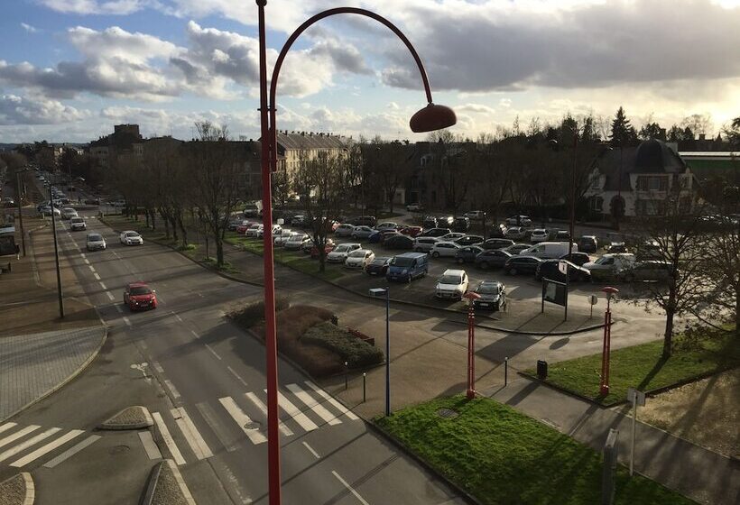 Отель De Bretagne