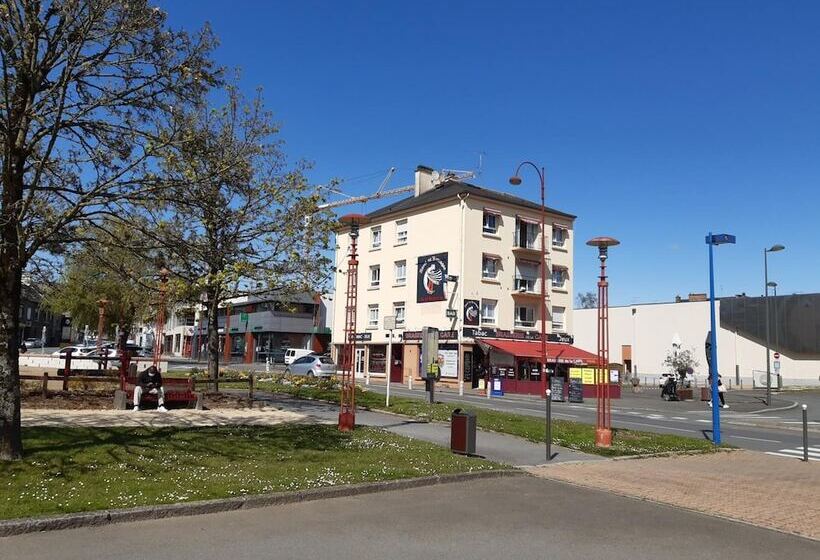 Отель De Bretagne