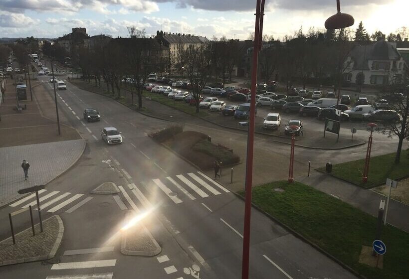 Отель De Bretagne