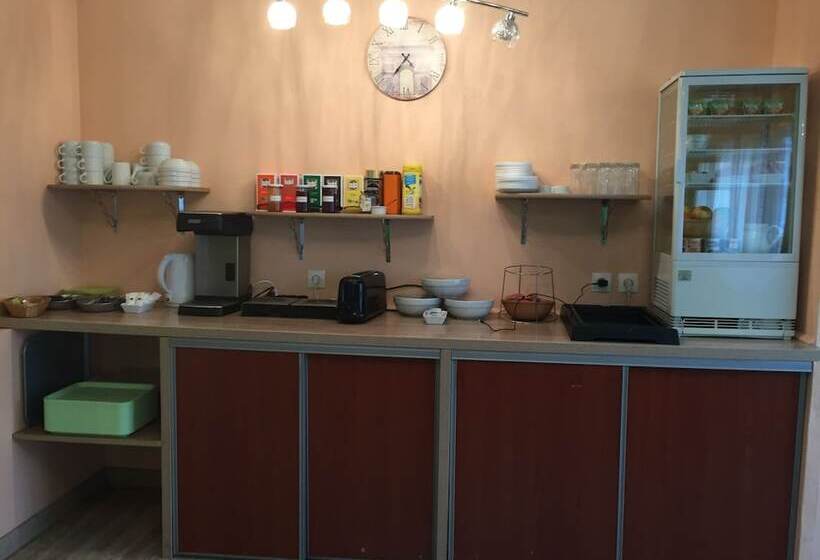 Отель De Bretagne