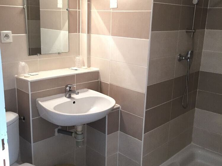 Отель De Bretagne