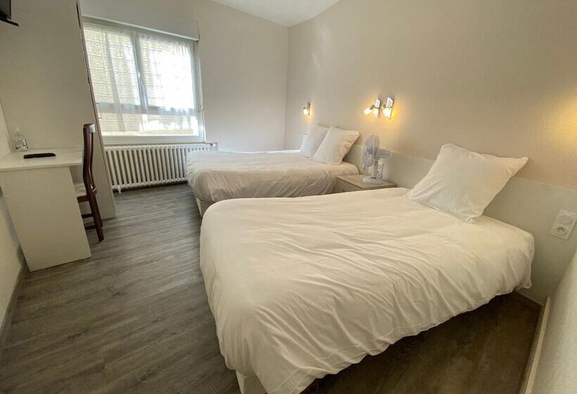 Отель De Bretagne