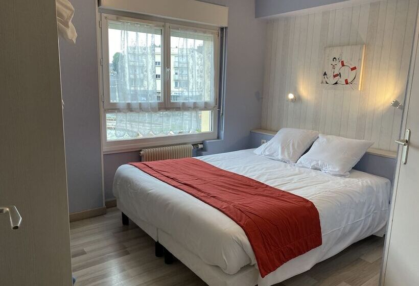 Отель De Bretagne