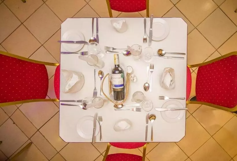 Eland Safari Hotel Nyeri