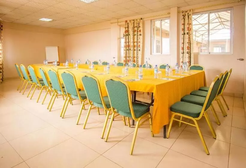 Eland Safari Hotel Nyeri