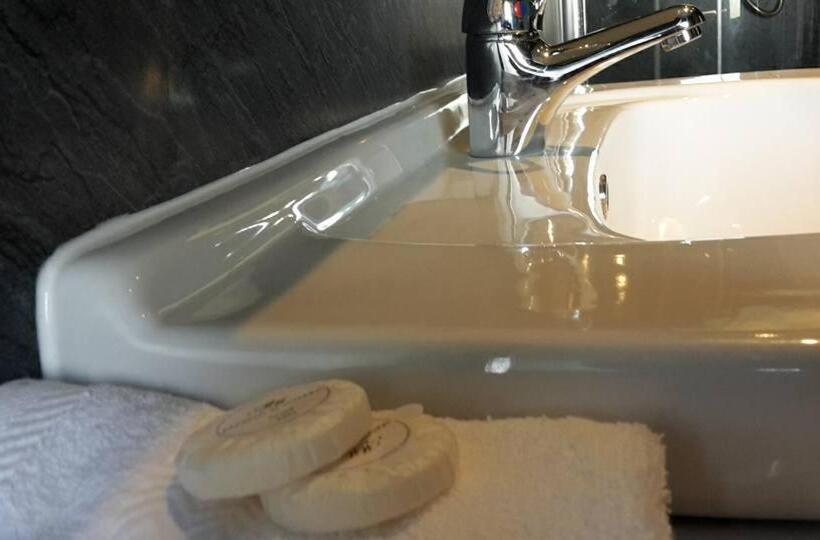 فندق Maryfield House