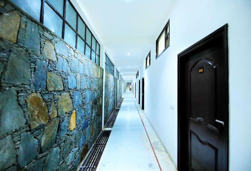 ホテル Rang Bhawan Inn  A Lake View