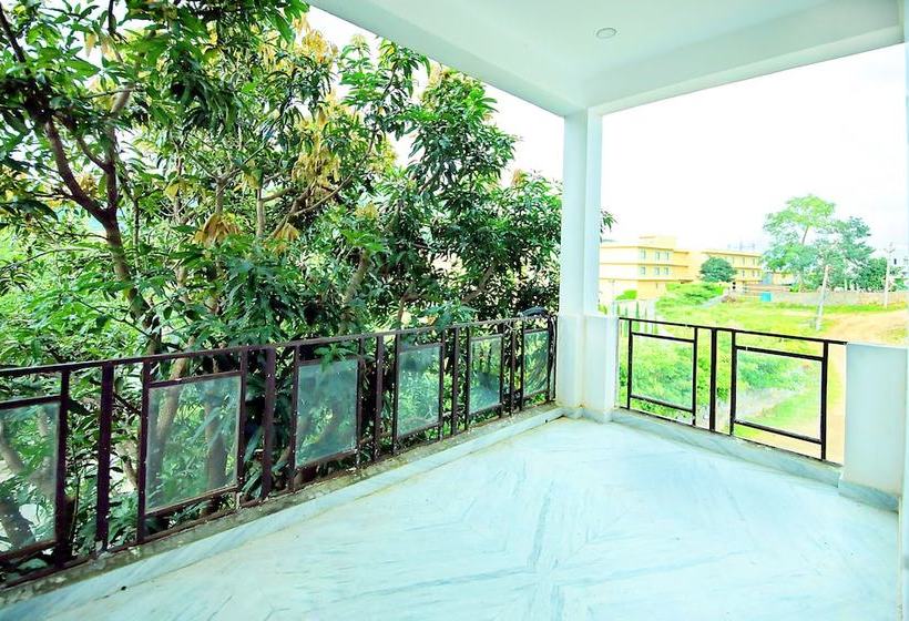 ホテル Rang Bhawan Inn  A Lake View