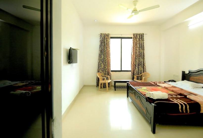 ホテル Rang Bhawan Inn  A Lake View