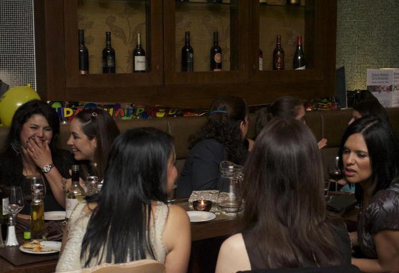 פונדק Aberdeen House