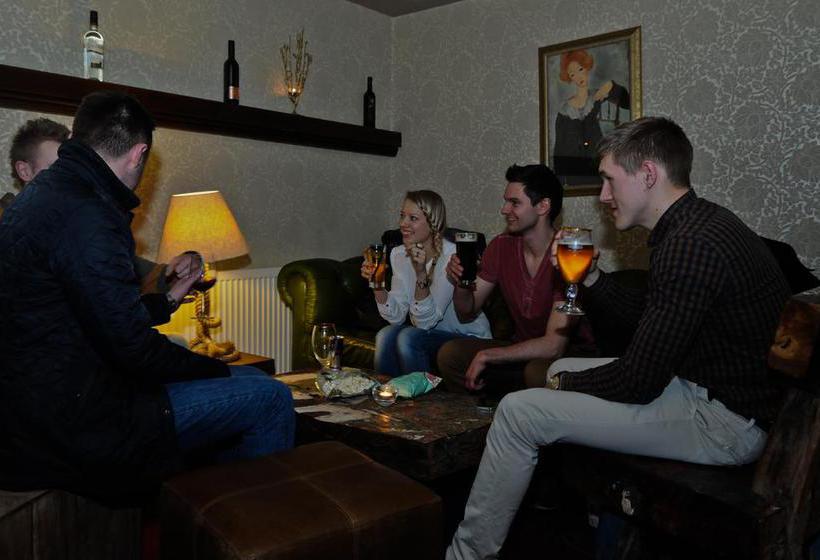 פונדק Aberdeen House