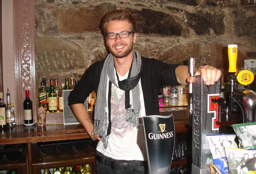 פונדק Aberdeen House