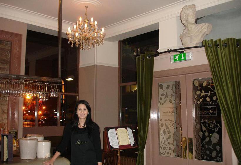 פונדק Aberdeen House