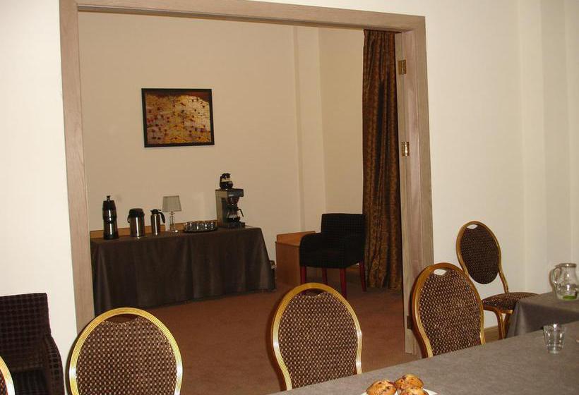 פונדק Aberdeen House