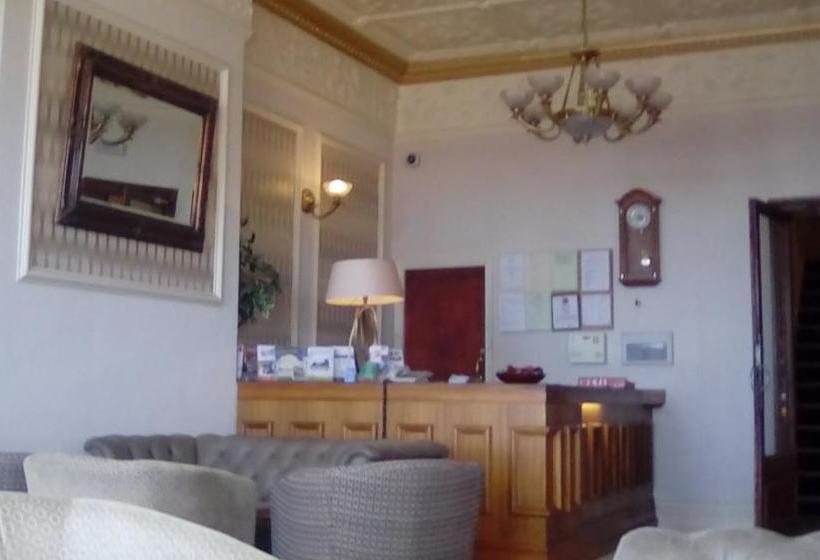 בית מלון כפרי The Hydro