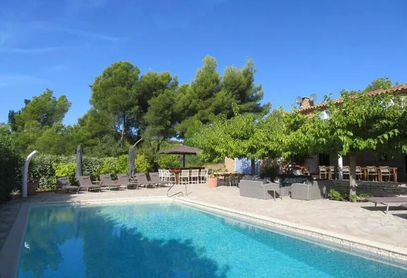 تختخواب و صبحانه Domaine De Claude