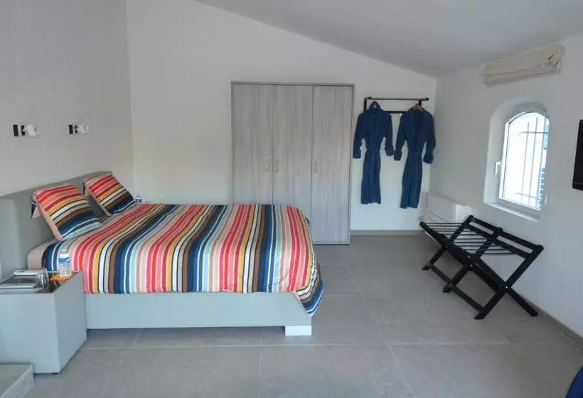 تختخواب و صبحانه Domaine De Claude