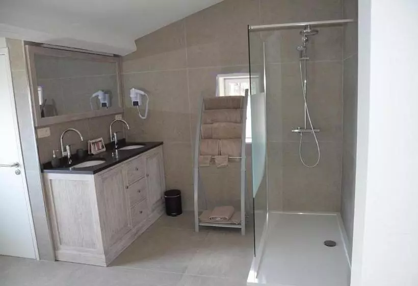 تختخواب و صبحانه Domaine De Claude