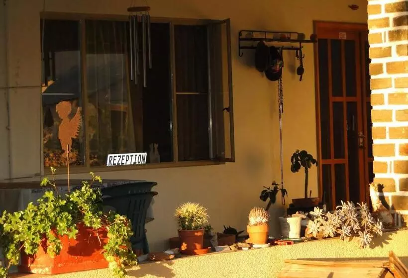 تختخواب و صبحانه Gamis Farm
