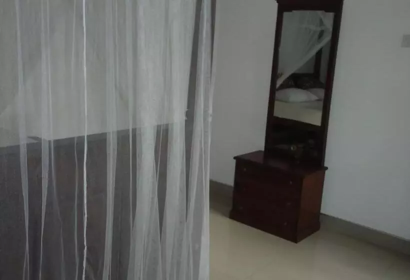 Aamiaismajoitus (B&B) New Jaya Villa