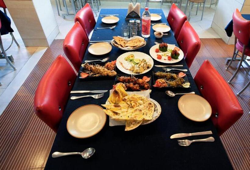 Hotel Chanakya Resort