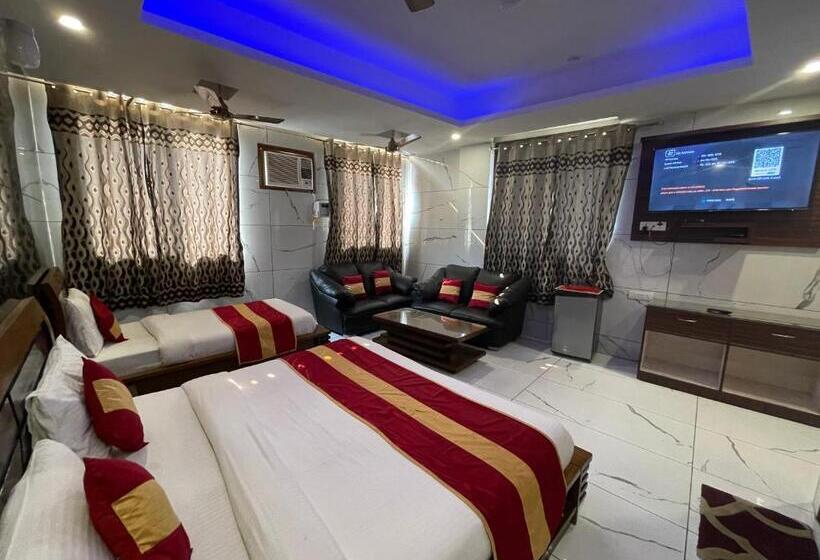 Hotel Chanakya Resort