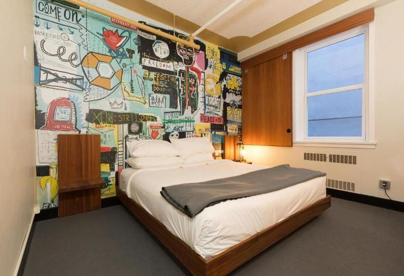 Crash Hotel Downtown Edmonton