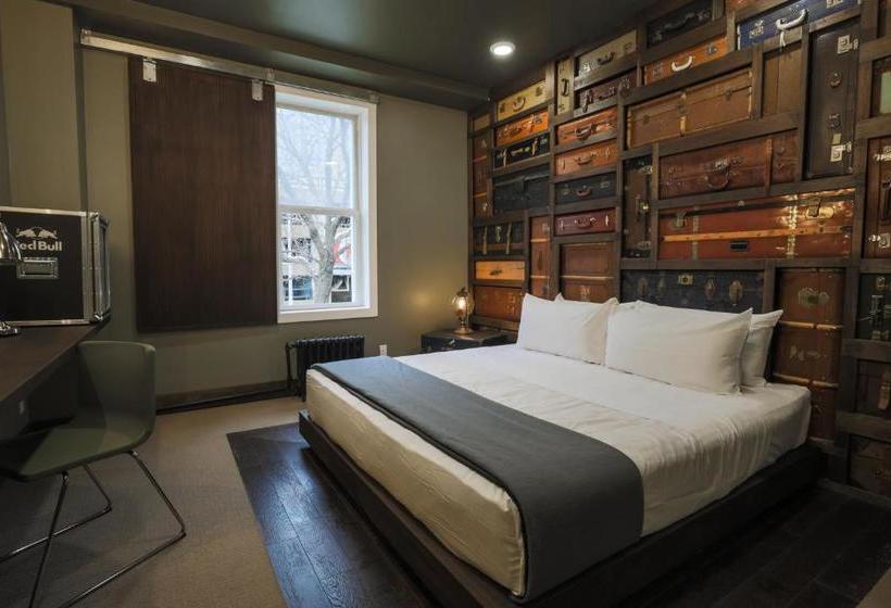 Crash Hotel Downtown Edmonton