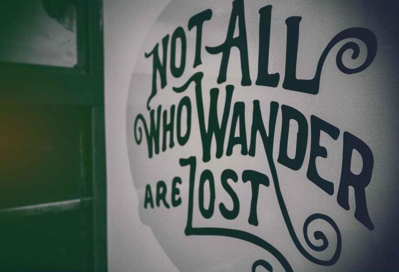 Crash Hotel Downtown Edmonton