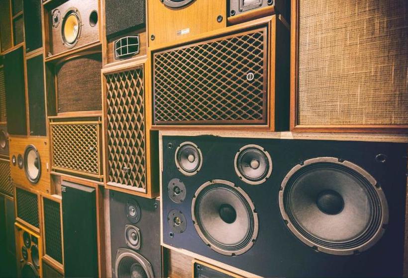 Crash Hotel Downtown Edmonton